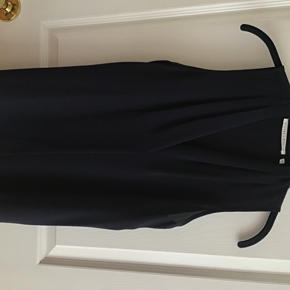 Navy sleeveless top - Picture 2 of 3